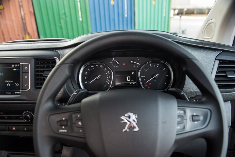 Панель приборов Peugeot Expert Long 2019 года  (AU) (фото 12 из 38)